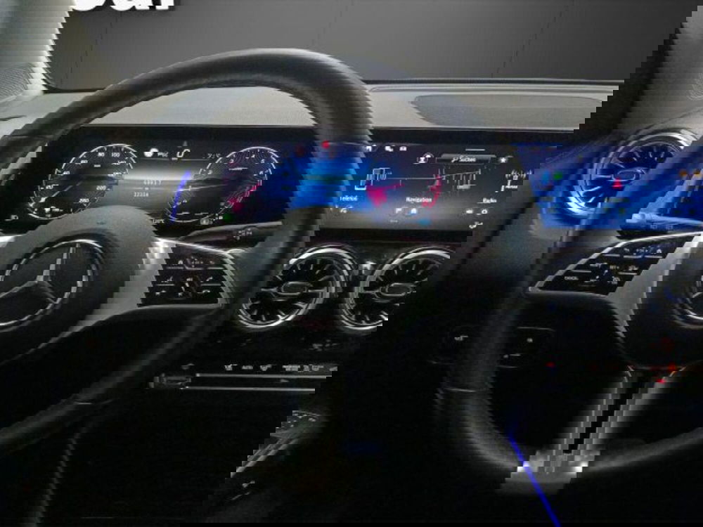 Mercedes-Benz GLB usata a Novara (9)