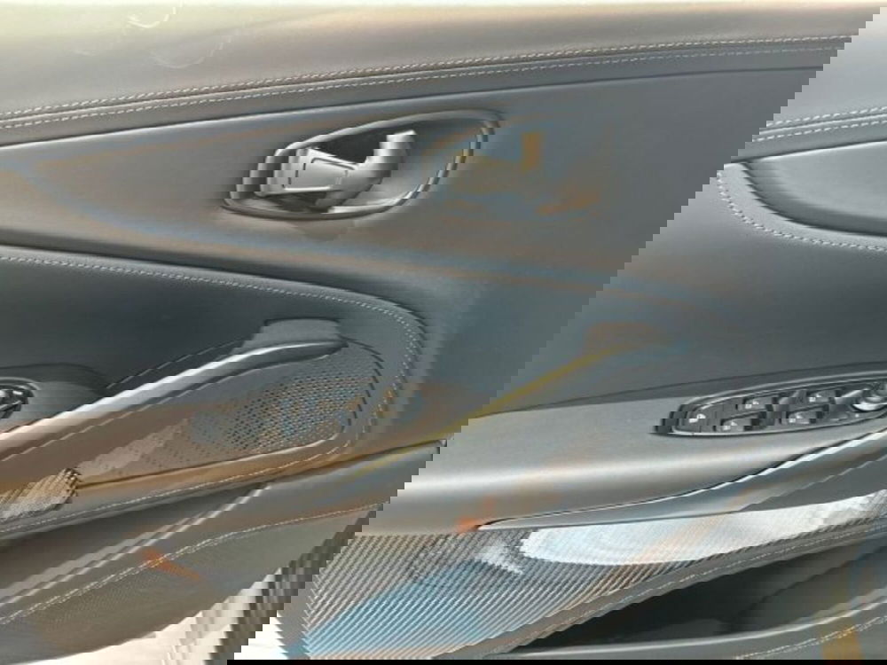 Aston Martin DBX usata a Bologna (10)