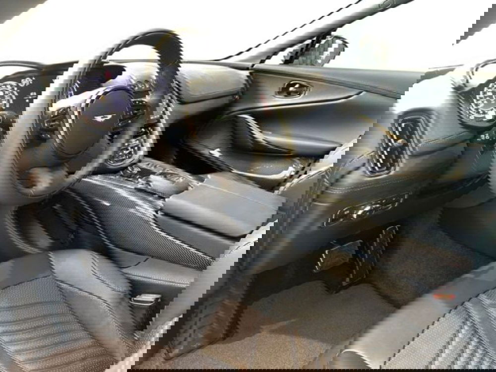 Aston Martin DBX usata a Bologna (11)