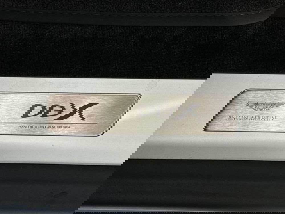 Aston Martin DBX usata a Bologna (17)