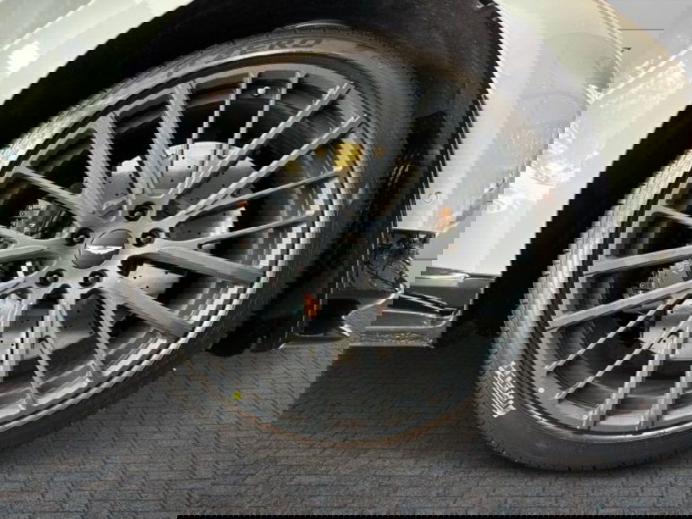 Aston Martin DBX usata a Bologna (8)