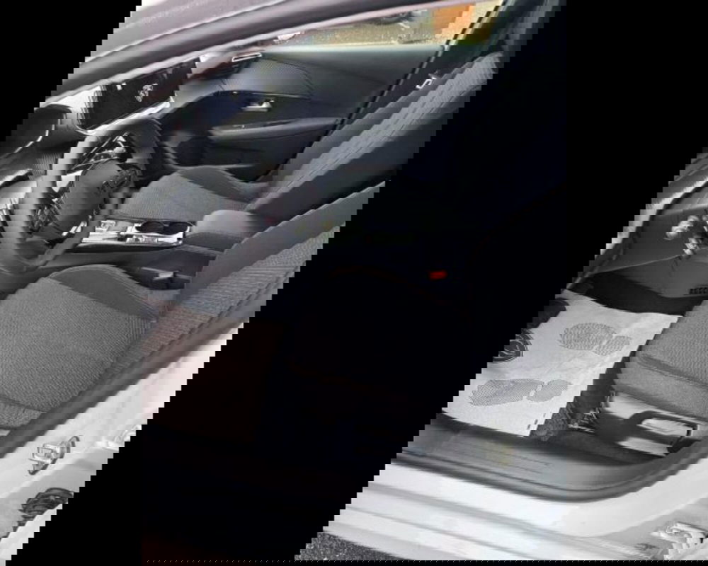 Peugeot 208 nuova a Alessandria (11)