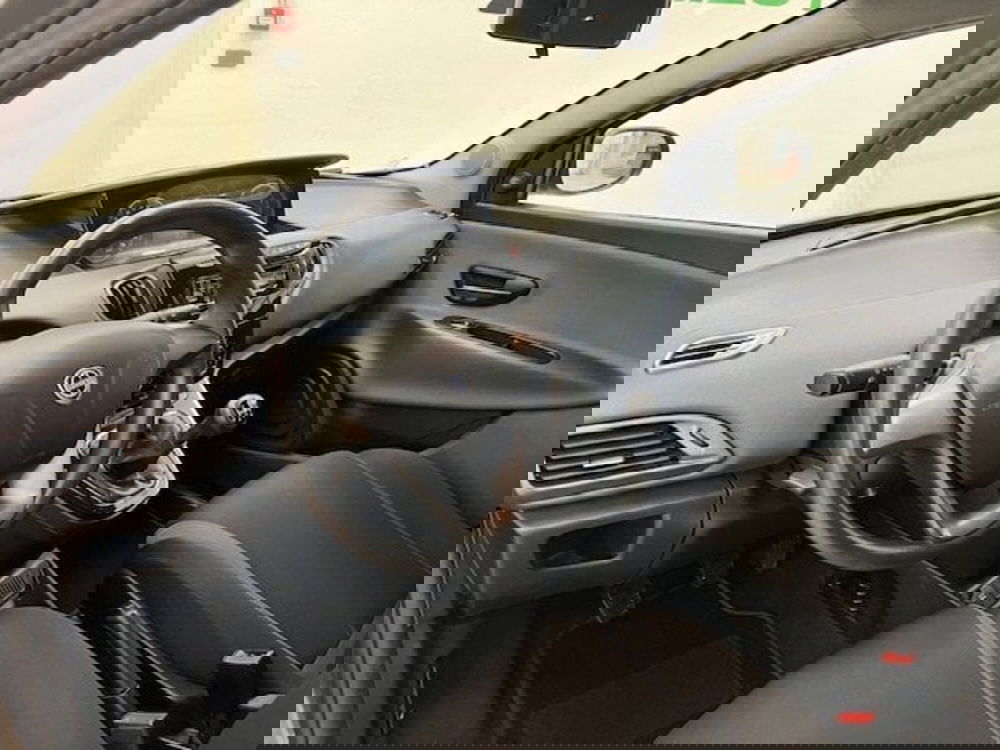 Lancia Ypsilon usata a Alessandria (7)