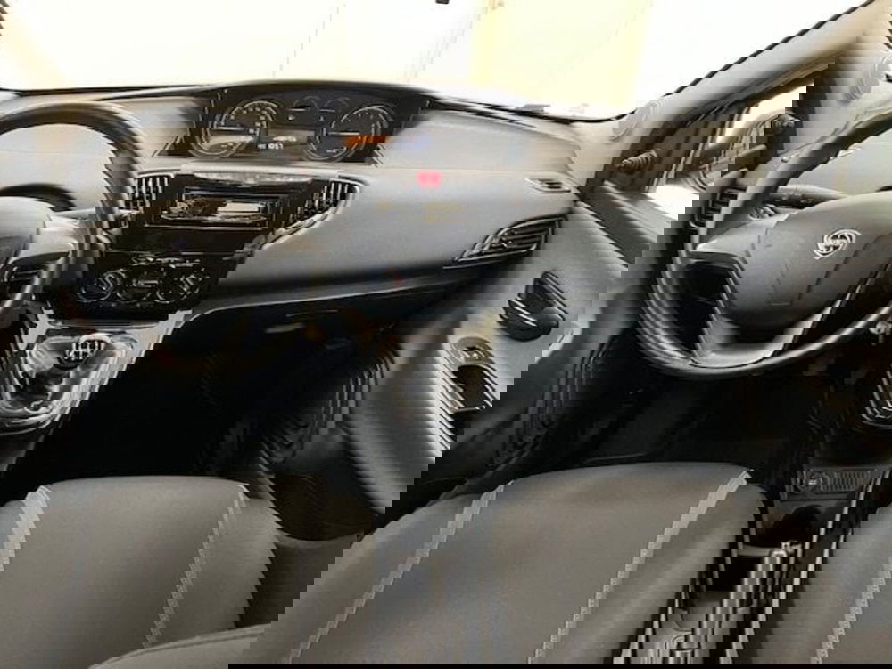 Lancia Ypsilon usata a Alessandria (8)