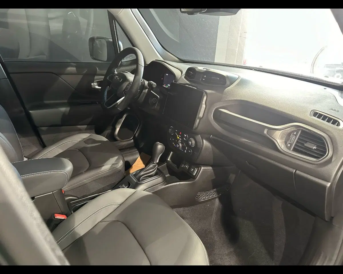 Jeep Renegade nuova a Alessandria (7)