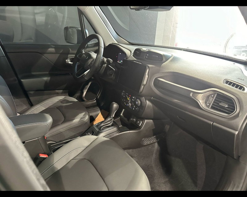 Jeep Renegade nuova a Alessandria (7)