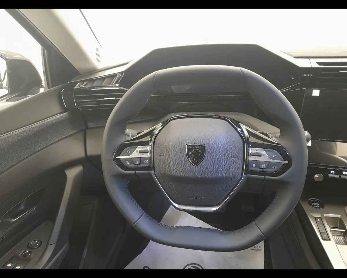 Peugeot 408 nuova a Imperia (12)