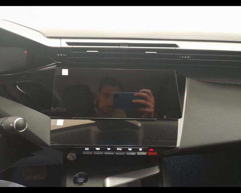 Peugeot 408 nuova a Imperia (14)