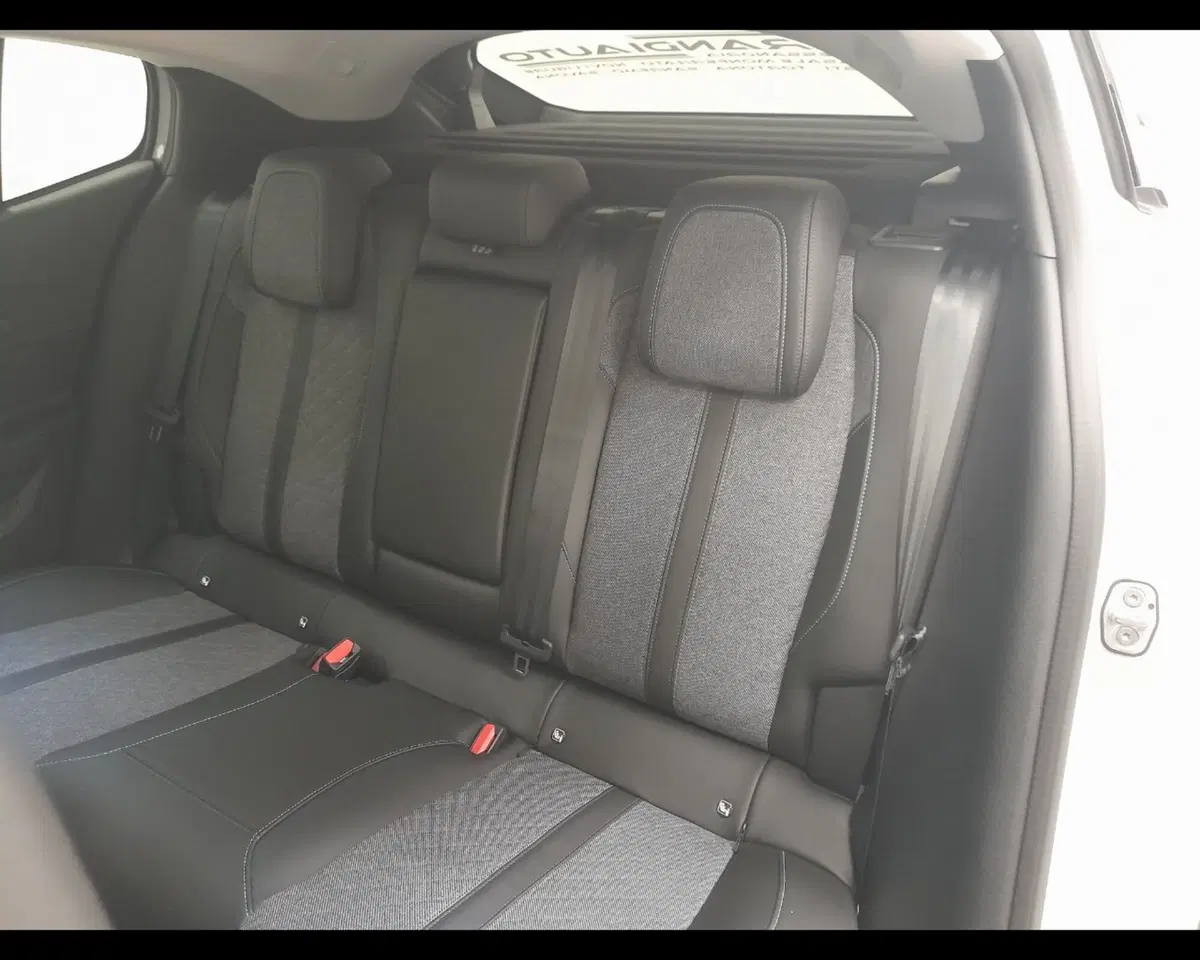 Peugeot 408 nuova a Imperia (18)
