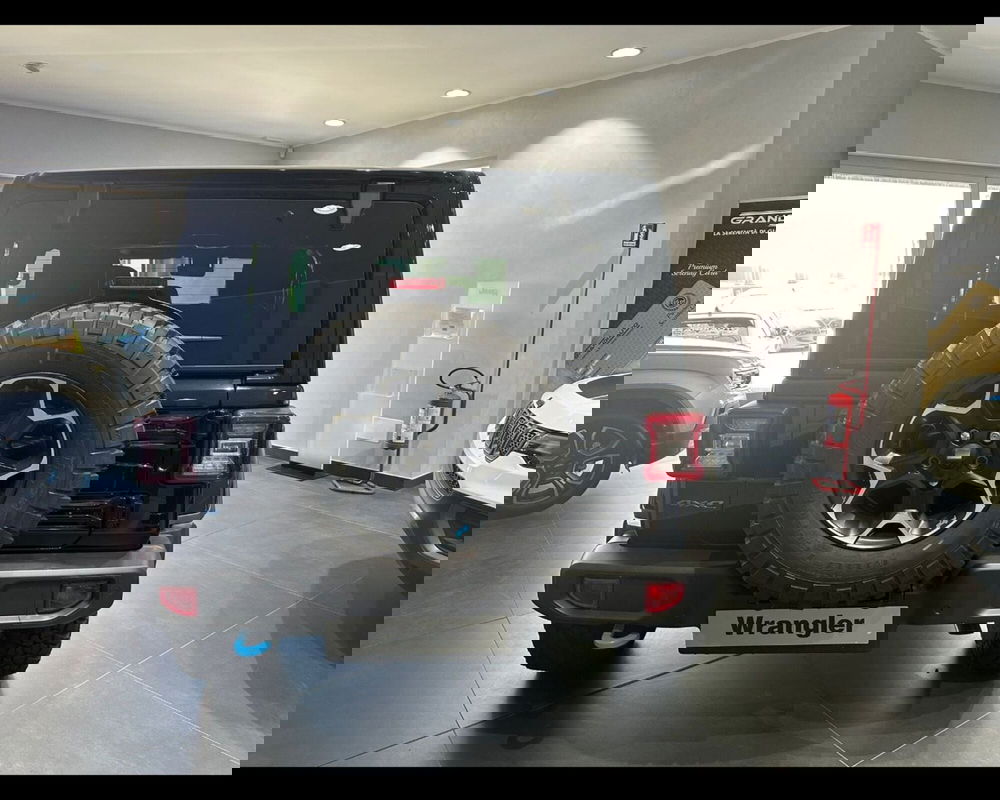 Jeep Wrangler Unlimited nuova a Imperia (4)