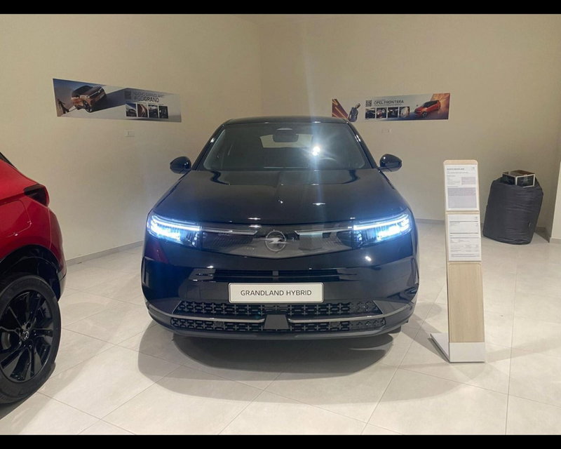 Opel Grandland nuova a Imperia (2)