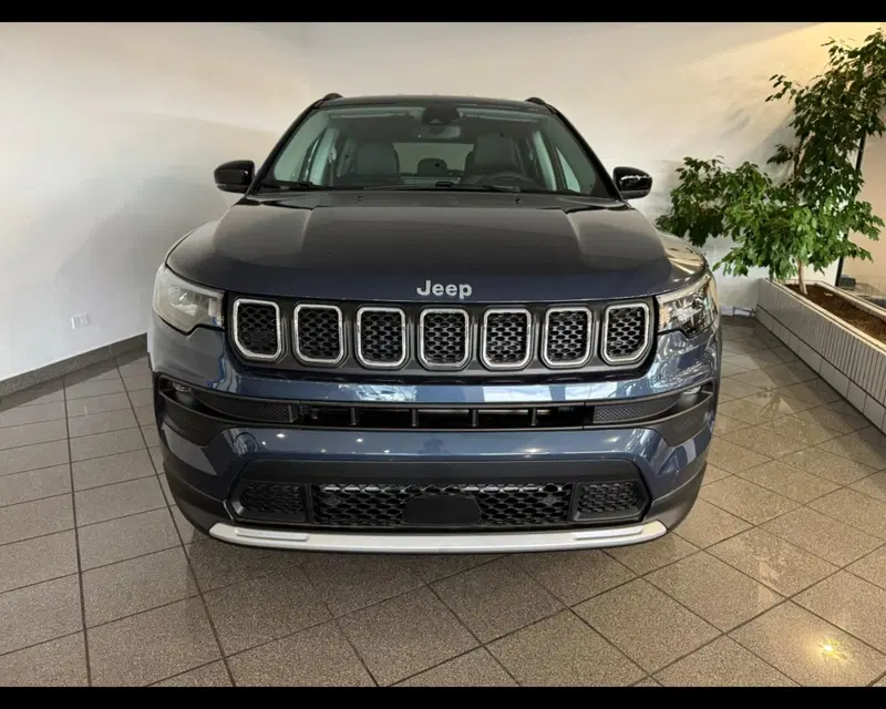 Jeep Compass nuova a Imperia (2)