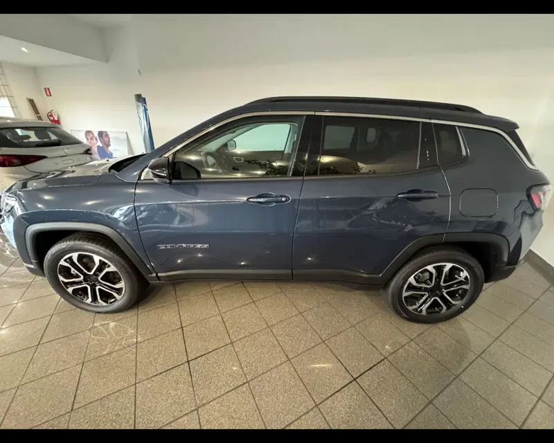 Jeep Compass nuova a Imperia (3)
