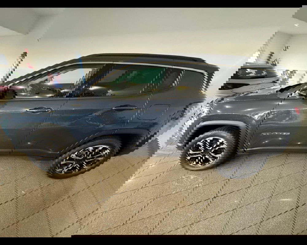 Jeep Compass nuova a Imperia (3)