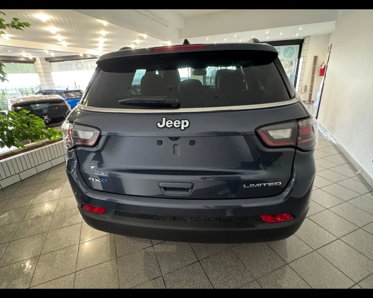 Jeep Compass nuova a Imperia (4)