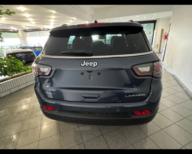 Jeep Compass nuova a Imperia (4)