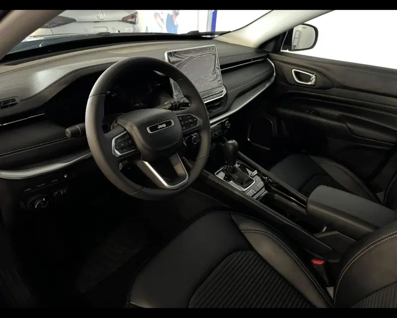 Jeep Compass nuova a Imperia (8)