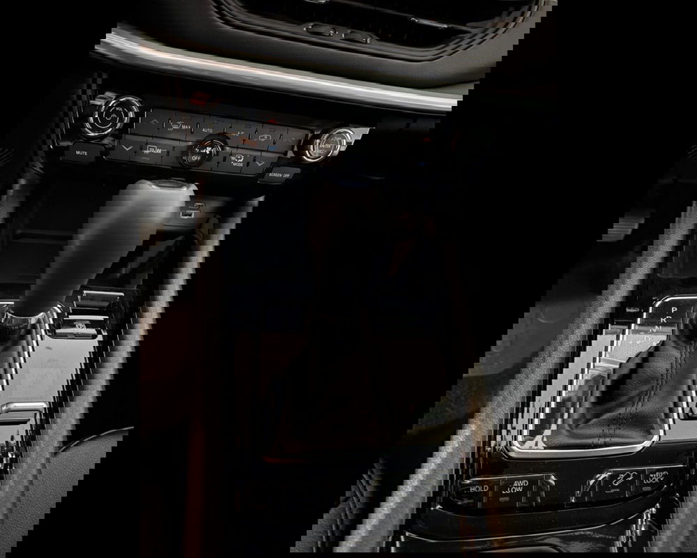 Jeep Compass nuova a Imperia (9)