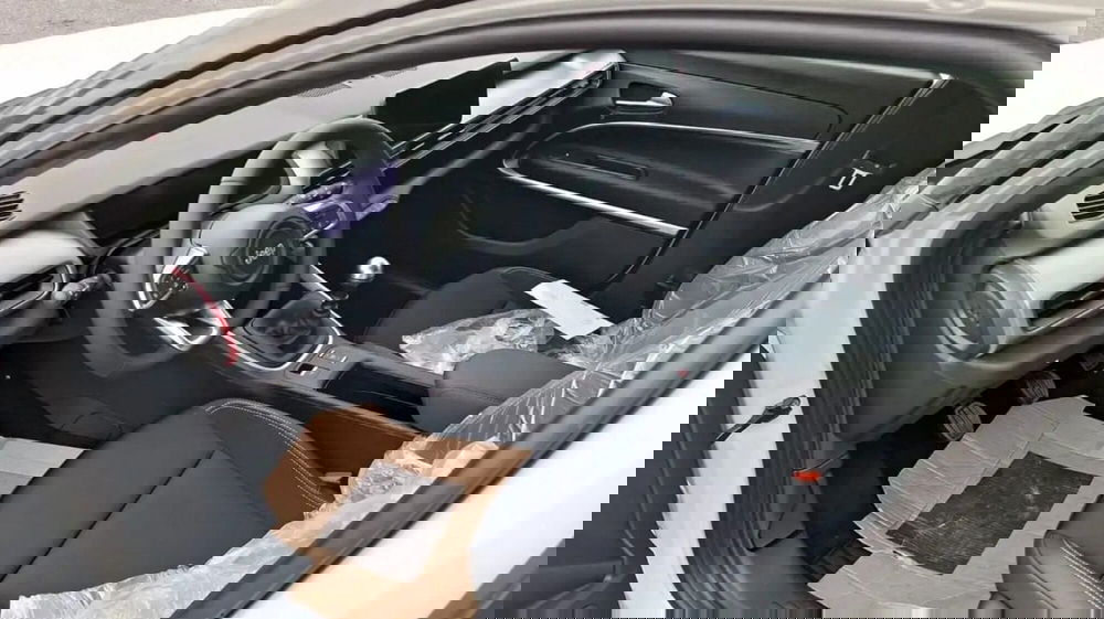 Jeep Avenger nuova a Alessandria (10)