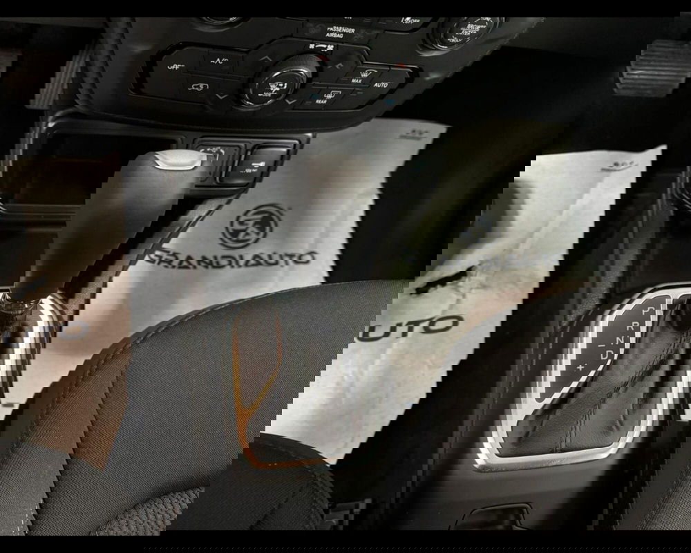 Jeep Renegade nuova a Savona (11)