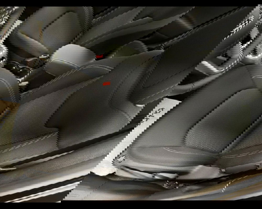 Jeep Renegade nuova a Savona (6)