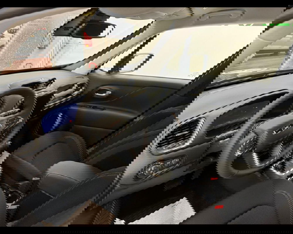 Jeep Renegade nuova a Savona (8)