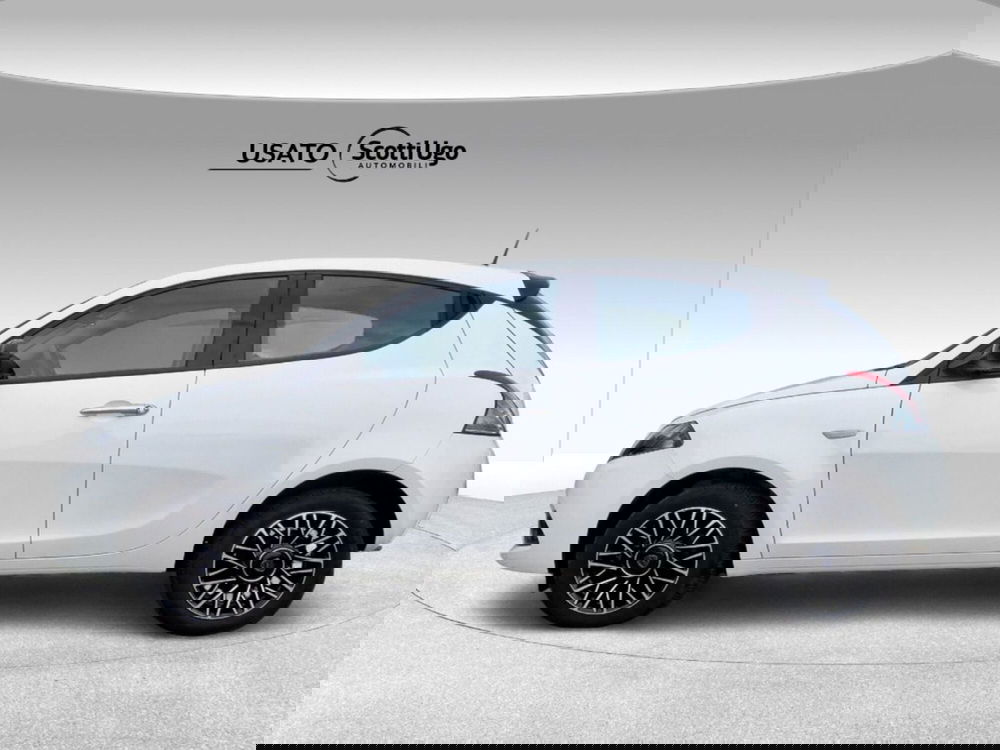 Lancia Ypsilon usata a Siena (3)