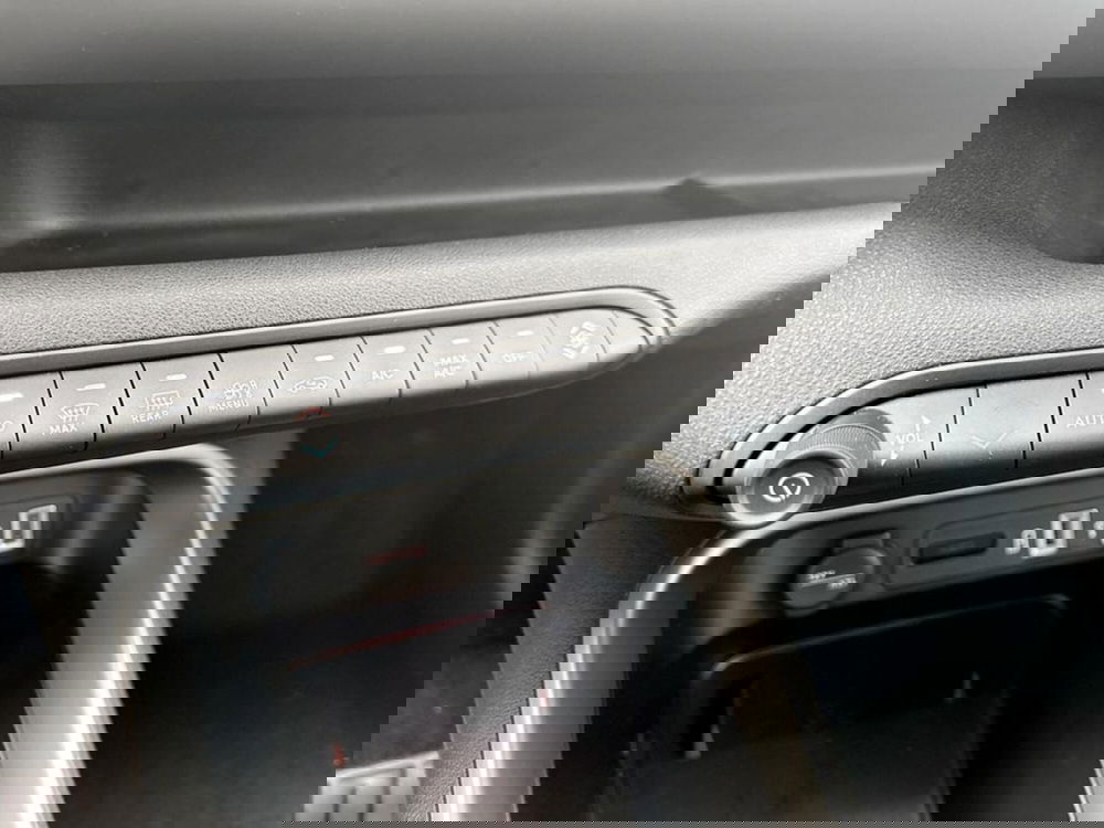 Jeep Avenger nuova a Verona (14)