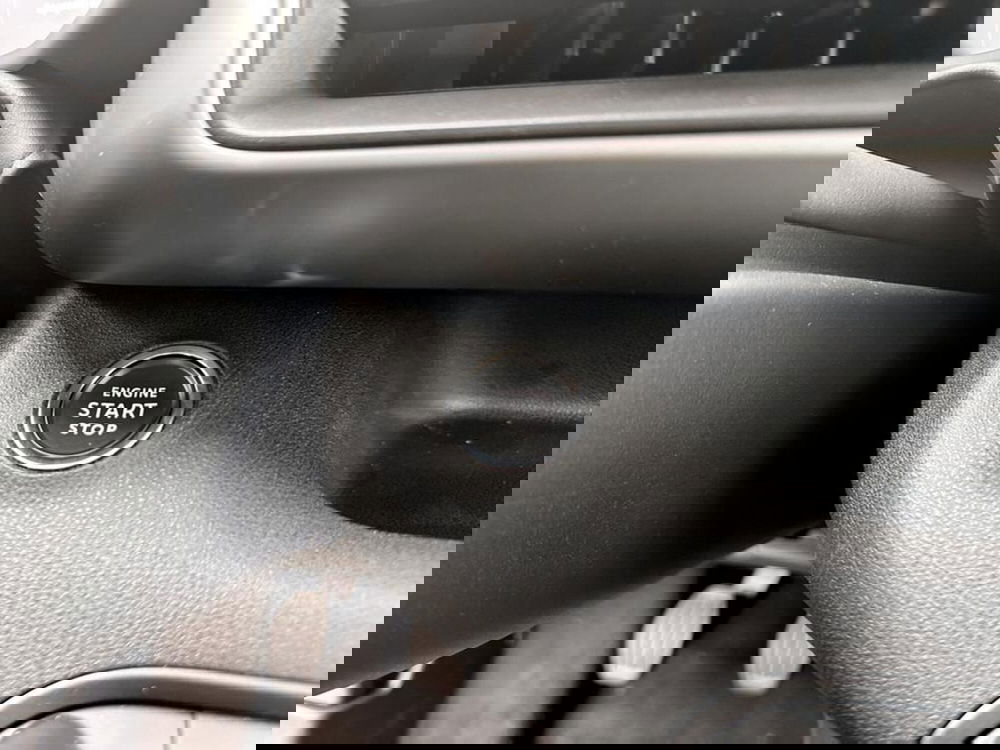 Jeep Avenger nuova a Verona (15)