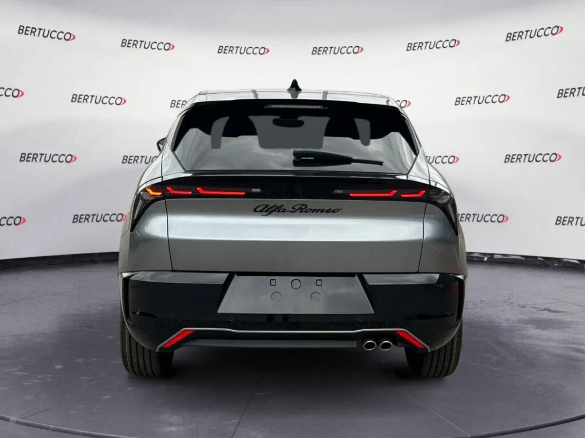 Alfa Romeo Junior nuova a Verona (4)