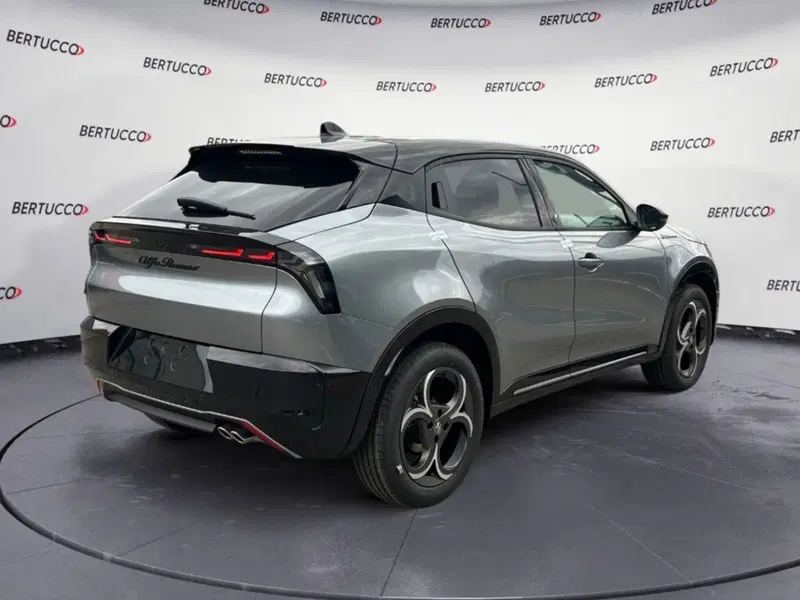 Alfa Romeo Junior nuova a Verona (5)
