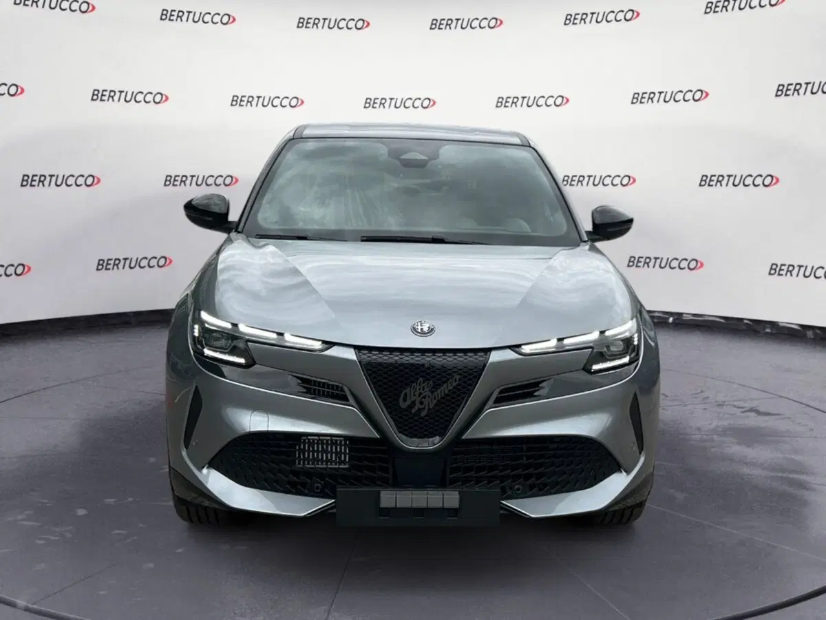 Alfa Romeo Junior nuova a Verona (6)