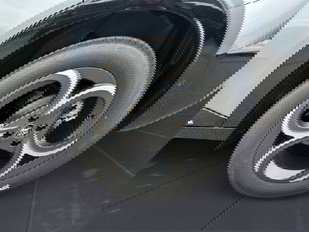 Alfa Romeo Junior nuova a Verona (7)