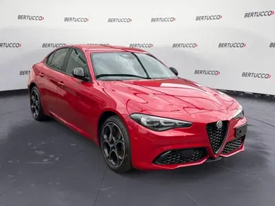 Alfa Romeo Giulia 2.0 Turbo 280 CV AT8 AWD Q4 Estrema nuova a Verona