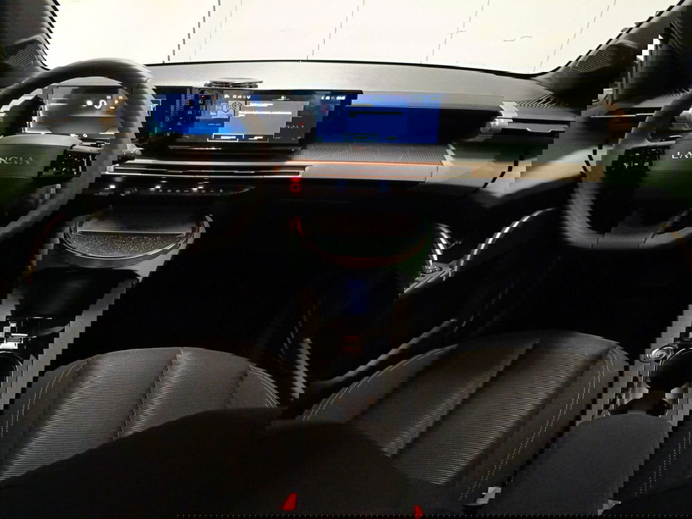 Lancia Ypsilon usata a Macerata (16)