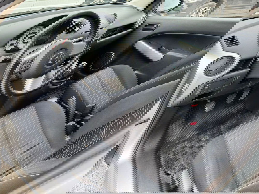 Mazda Mazda2 usata a Salerno (11)
