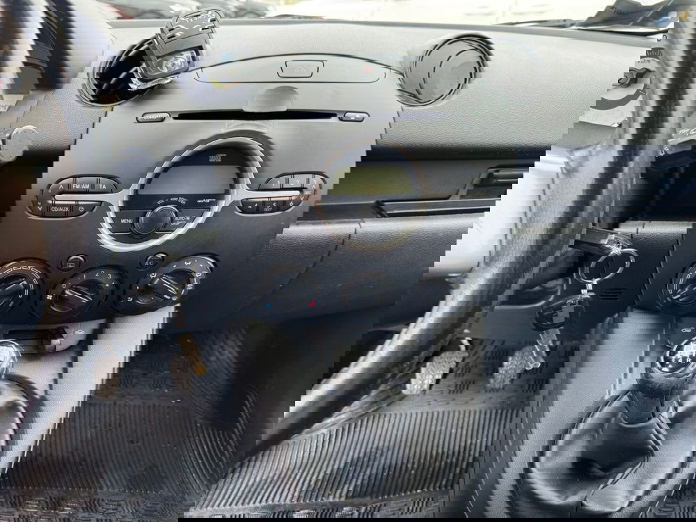 Mazda Mazda2 usata a Salerno (17)