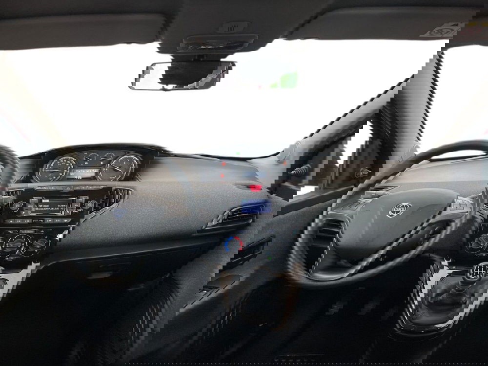 Lancia Ypsilon usata a Torino (10)