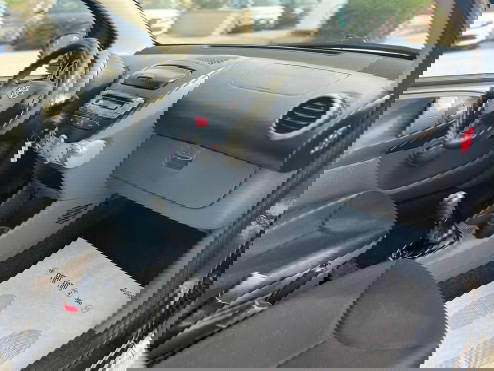 Toyota Aygo usata a Matera (11)