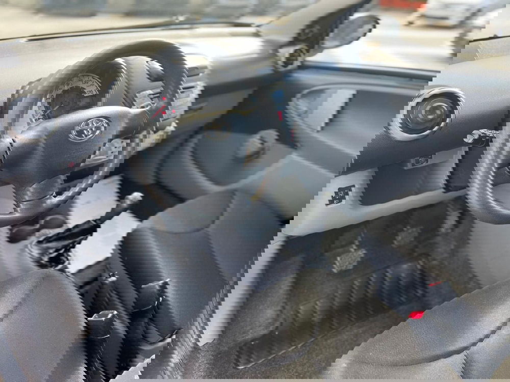 Toyota Aygo usata a Matera (14)