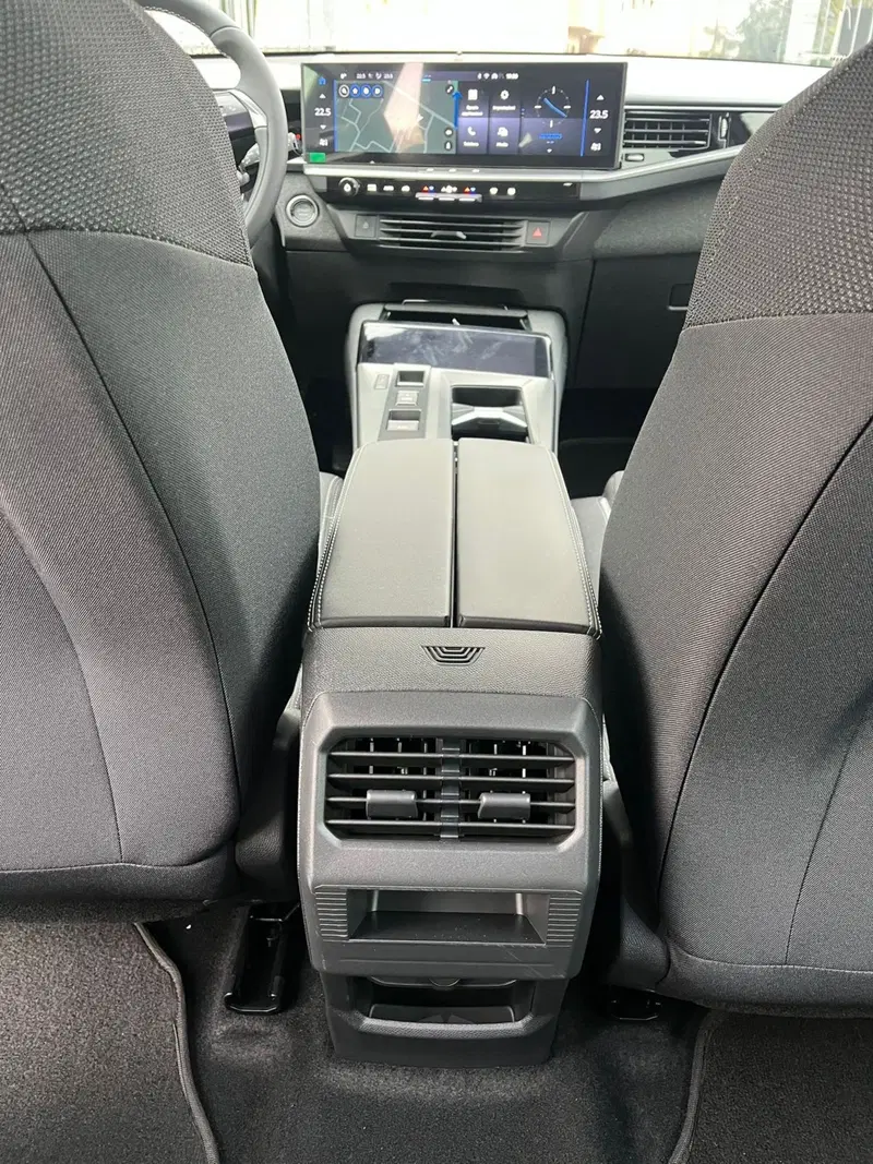 Opel Grandland nuova a Milano (19)