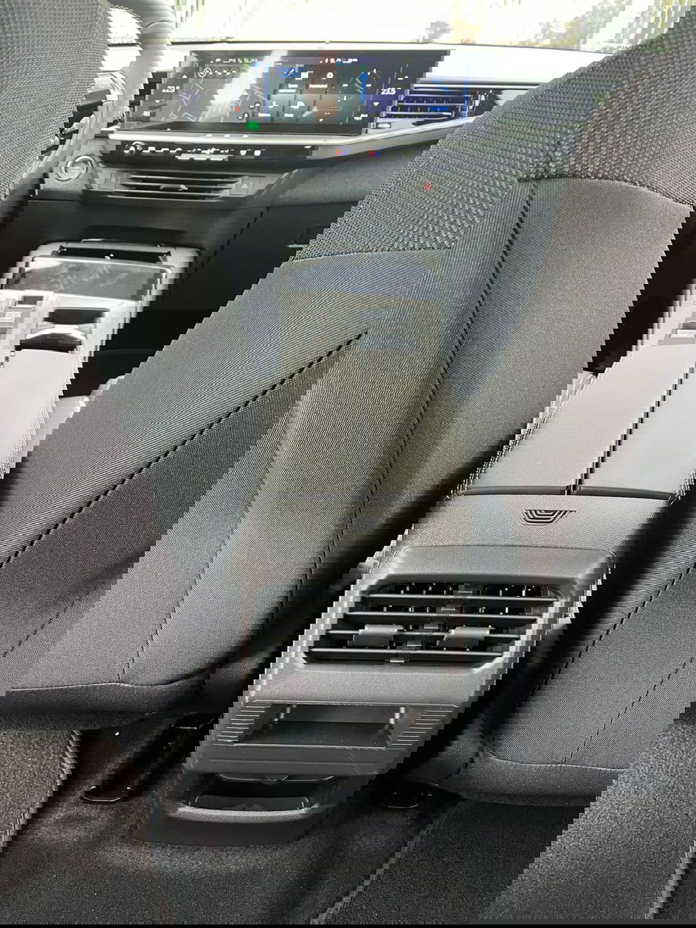 Opel Grandland nuova a Milano (19)