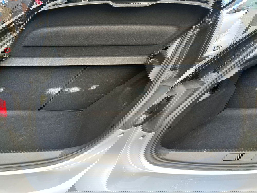 Opel Corsa usata a Milano (11)