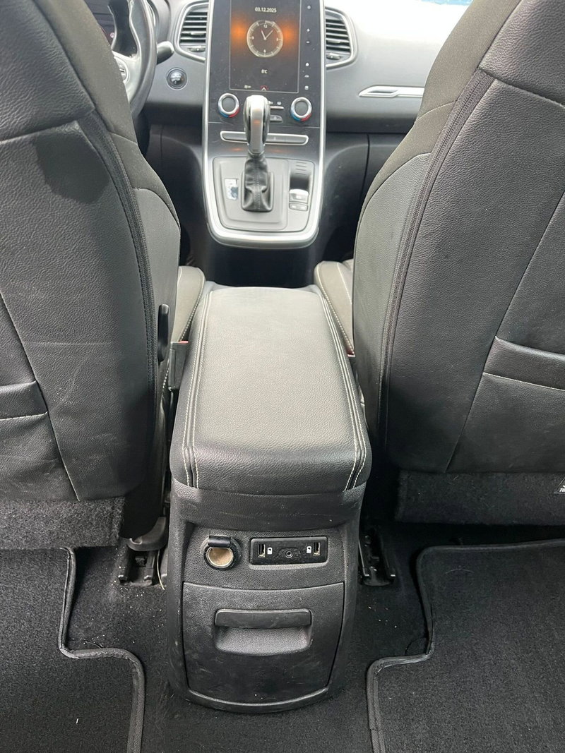 Renault Grand Scénic usata a Milano (19)