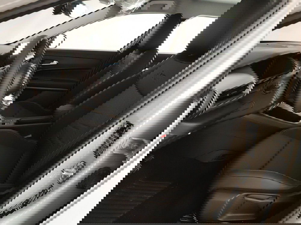 Jeep Avenger nuova a Caserta (16)