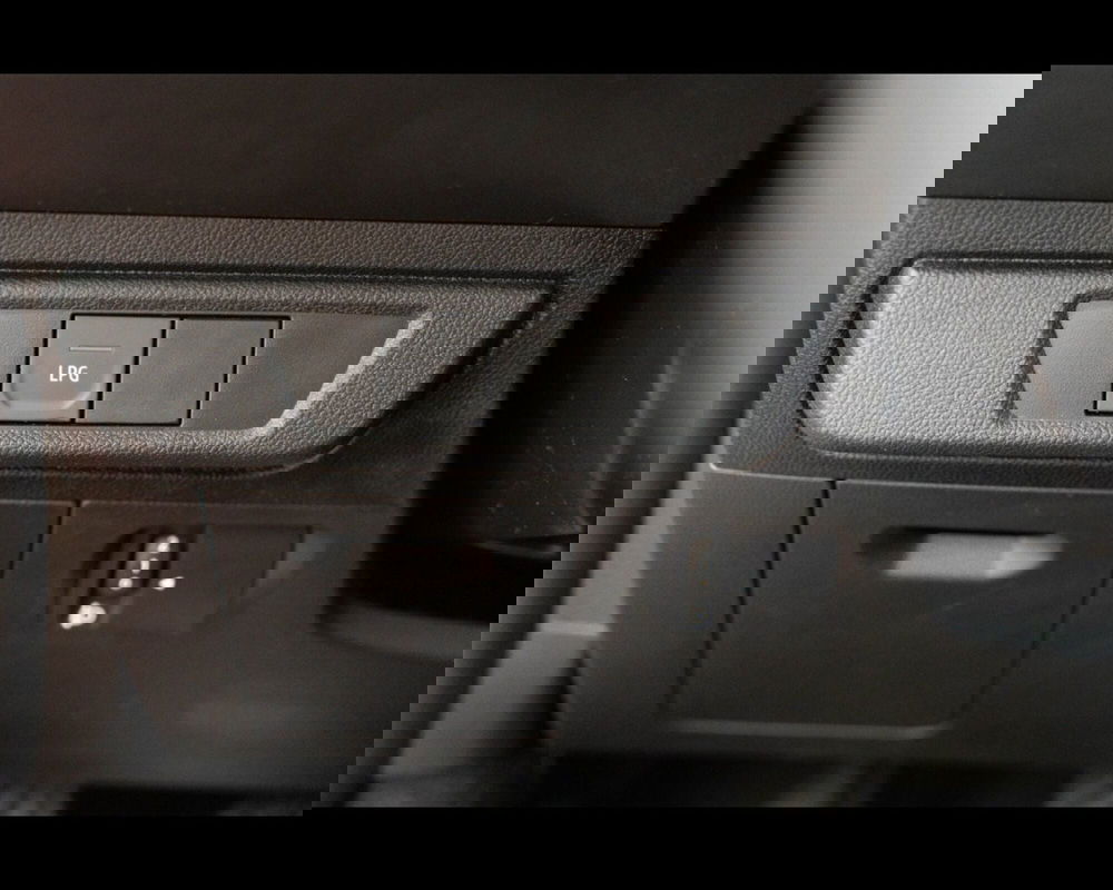 Dacia Sandero usata a Treviso (19)