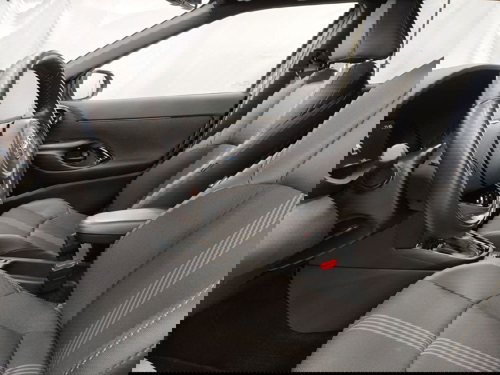 Toyota Yaris Cross usata a Roma (12)