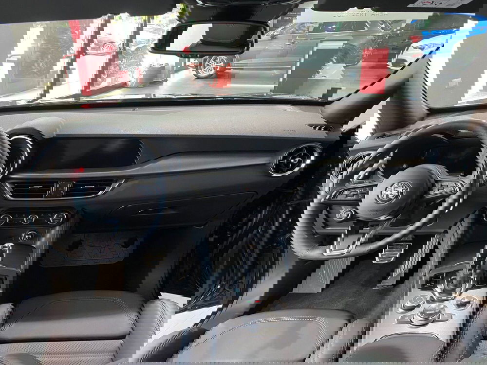 Alfa Romeo Stelvio nuova a Reggio Emilia (11)