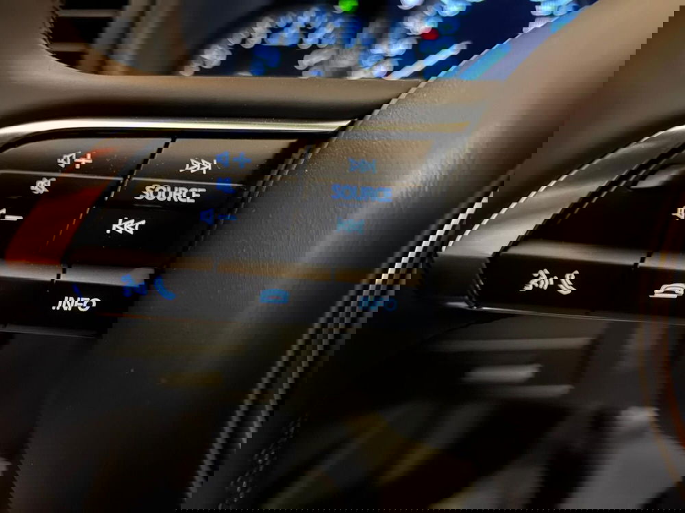 Mazda Mazda3 Hatchback nuova a Pavia (13)