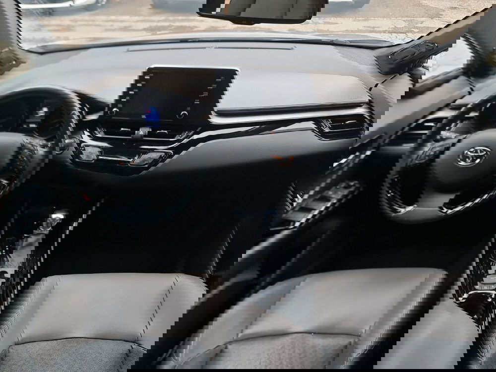 Toyota Toyota C-HR usata a Bologna (10)